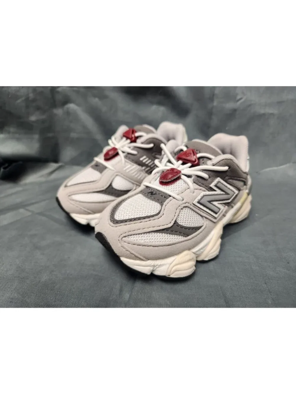 New Balance Toddlers 9060 Sneakers Slip On IV9060GY Grey Size 6 NEW NO BOX!